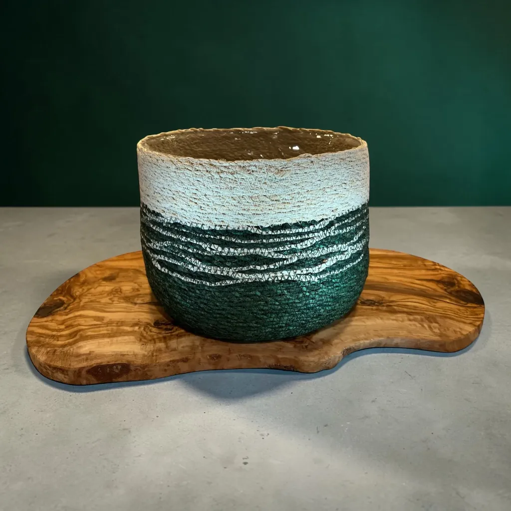 Seagrass Planter Basket with a Built-in Plastic Liner - 7" Green