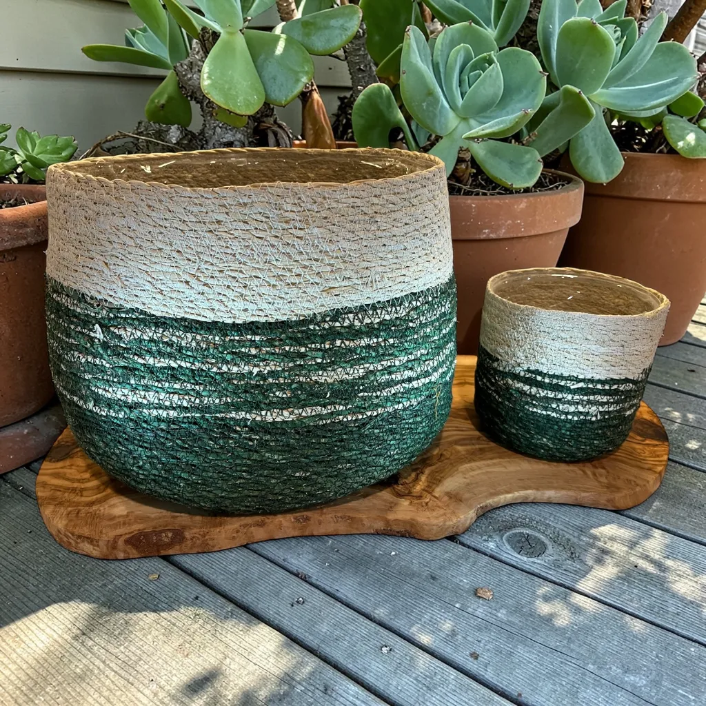[CJ-PB-08-GR-BP] Seagrass Planter Basket with a Built-in Plastic Liner - 8" Green